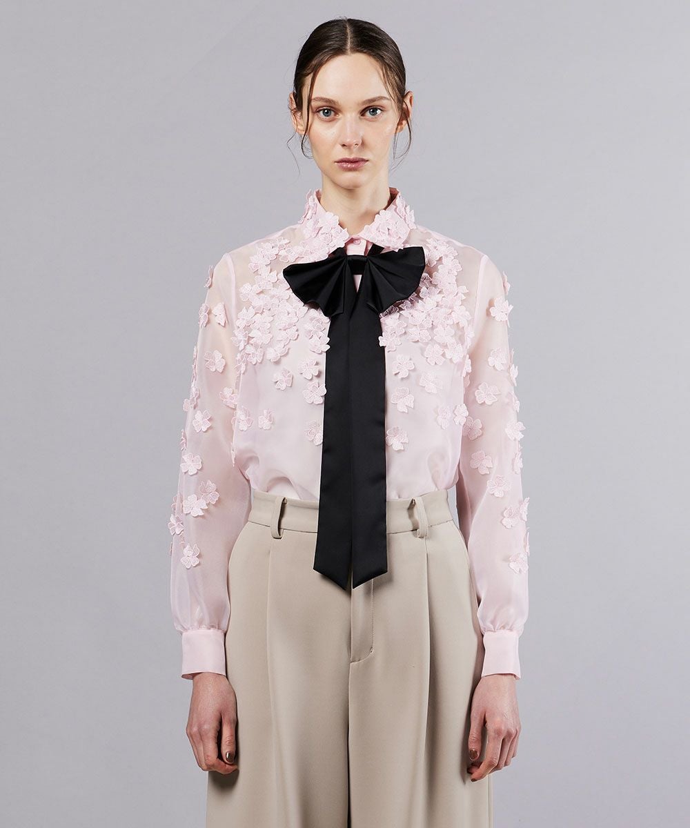 専用です♪【新品】ビジュー付オーガンジーフラワーブラウス LOULOU WILLOUGHBY】オーガンジーフラワー刺繍ブラウス|allureville