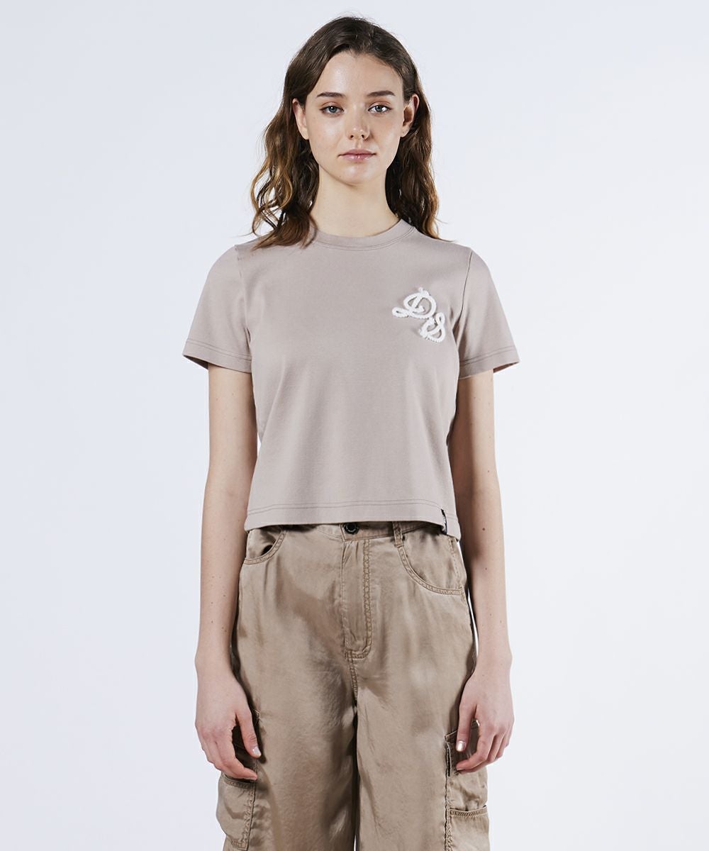 DSC / 筆記体DSロゴ刺繍Tシャツ TOPS Night STORE | ダブル
