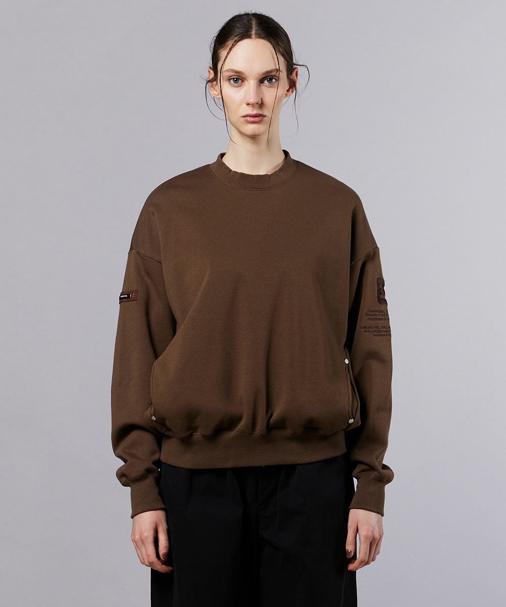 ESSENTIAL / ロゴ裏毛プルオーバー TOPS Night STORE | ダブル