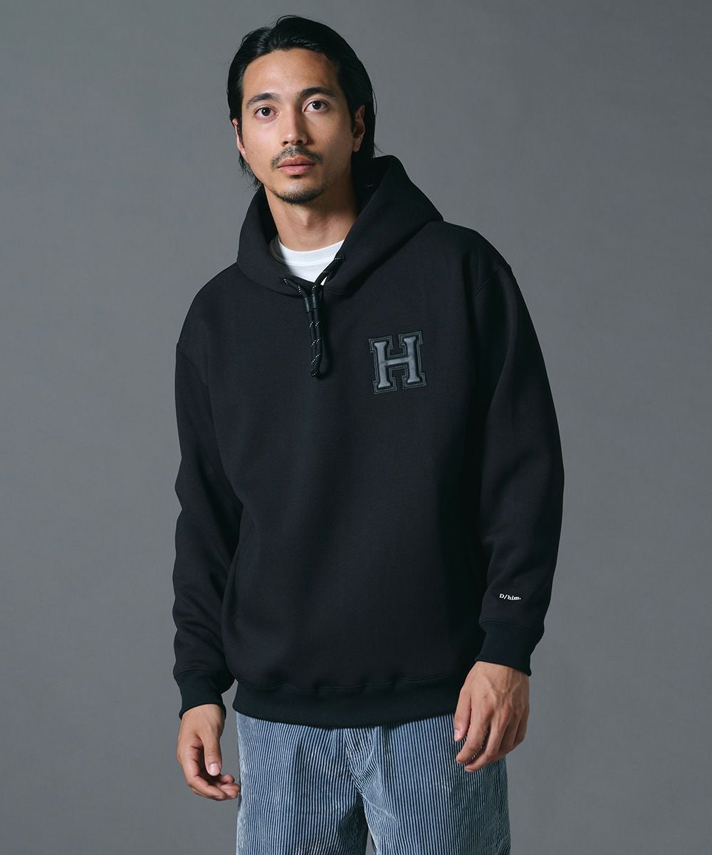 ダブルスタンダードクロージング him パーカー ほぼ新品 D/him H刺繍立体ロゴダンボールニットパーカー TOPS Night STORE