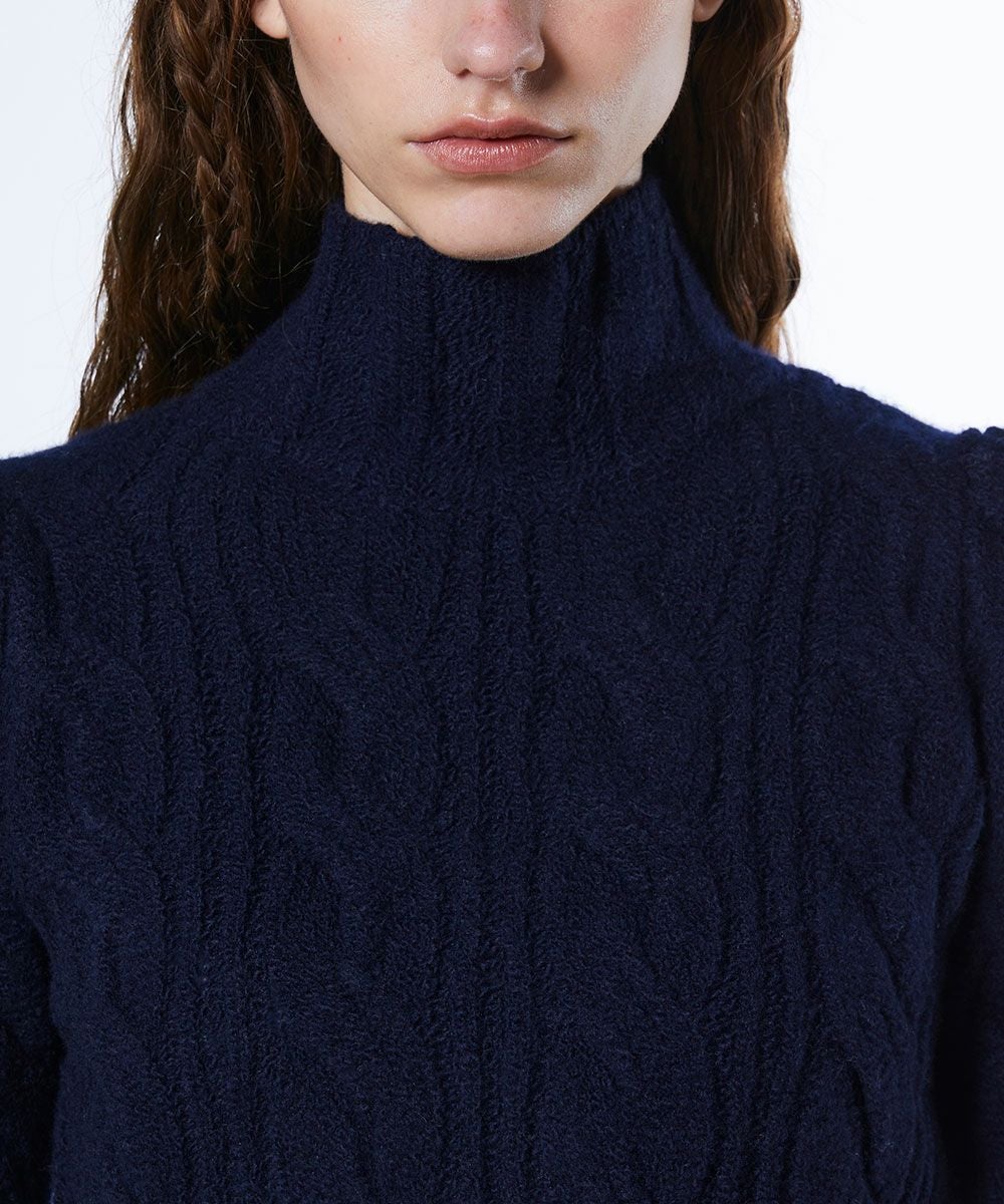 ESSENTIAL / 片畦ケーブルショートニット TOPS Night STORE | ダブル