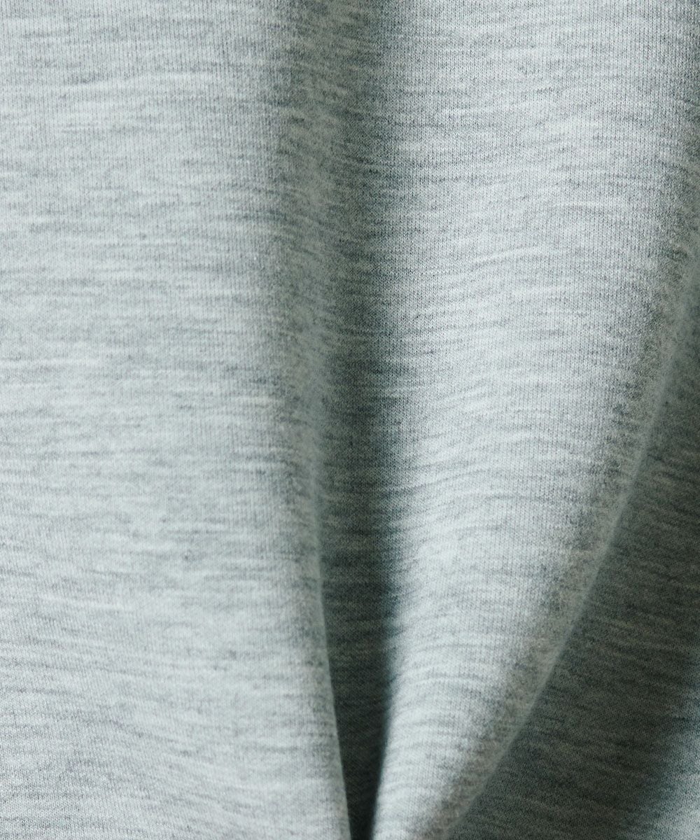 ESSENTIAL / ダンボールロゴジップフーディー(WEB限定) TOPS Night