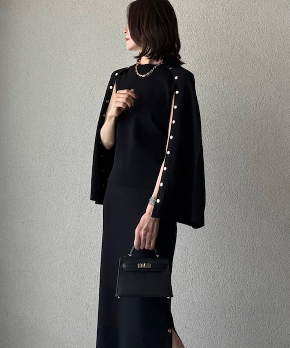 AKKO×Sov. ボタンアレンジニットケープ 新品 2026完売商品 AKKO×Sov. / ボタンアレンジニットケープ(WEB限定) TOPS Night STORE