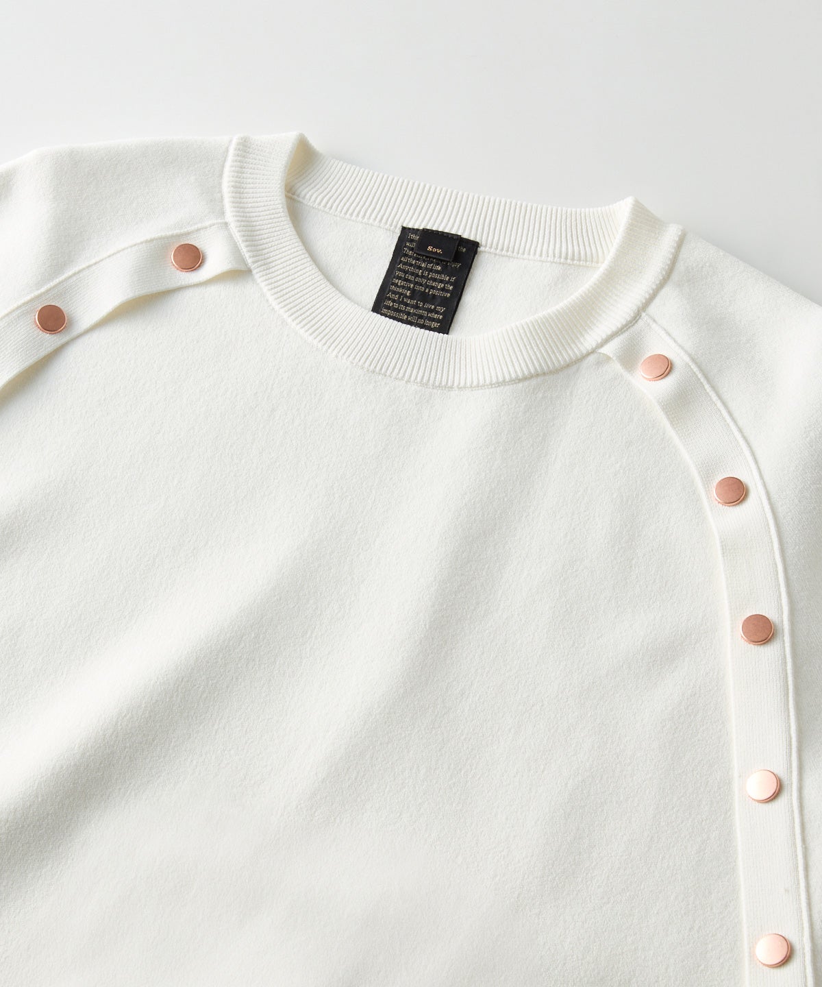 AKKO×Sov. / ボタンアレンジニットケープ(WEB限定) TOPS Night STORE