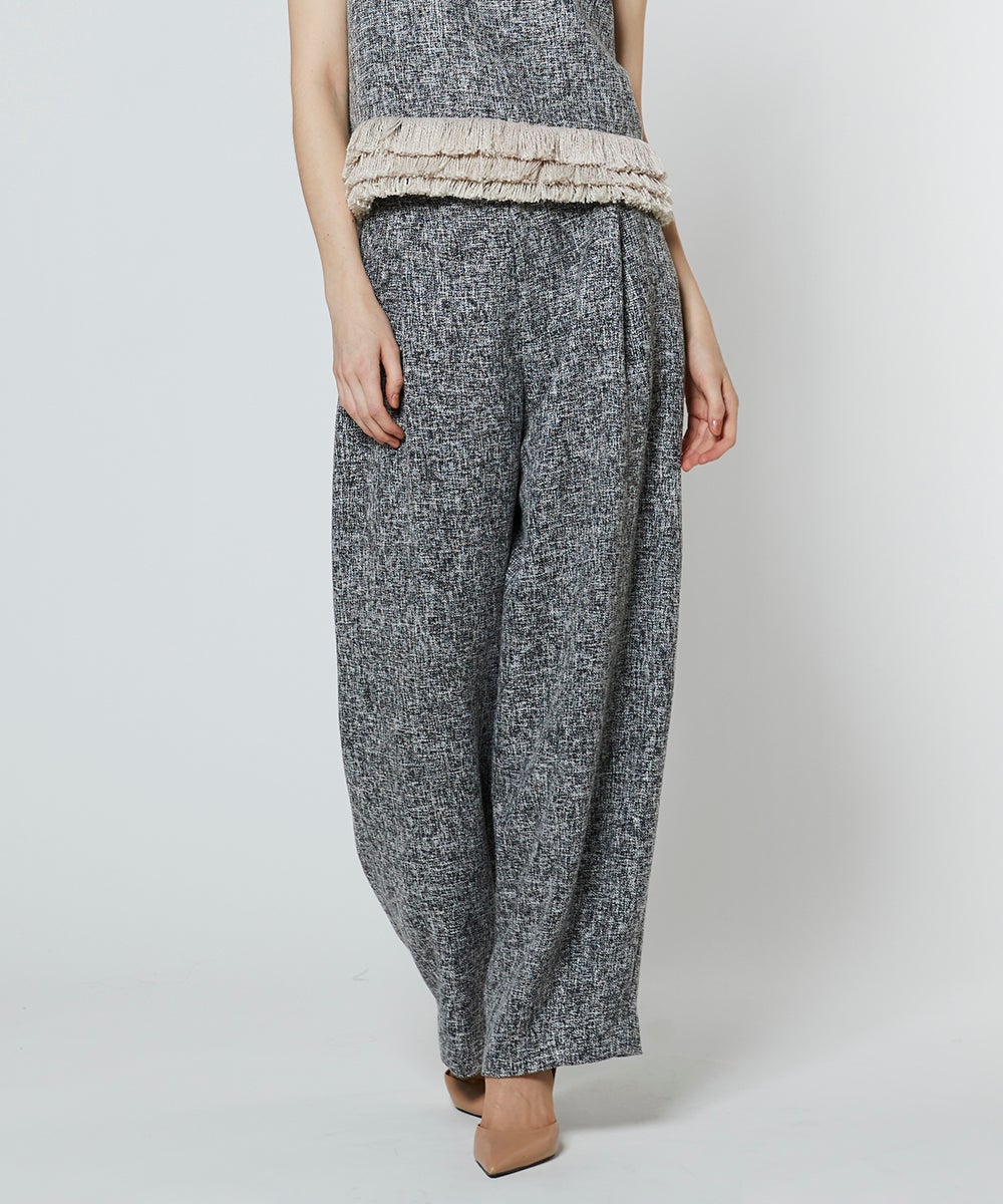 グレー