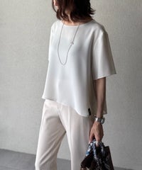 ベージュ